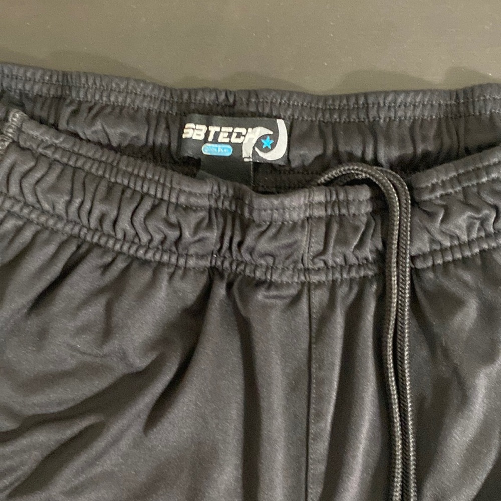 Men’s 2pr small shorts with pockets cool play